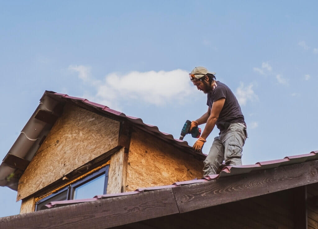5 Reasons Why You Shouldn't Do DIY Roof Repair
